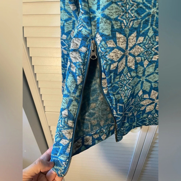 Talbots Snowflake Hooded Pullover Zipper Sweater Structures Pockets Size Small - Picture 12 of 14